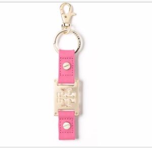 IN SEARCH OF TORY BURCH SAFFIANO KEY FOB